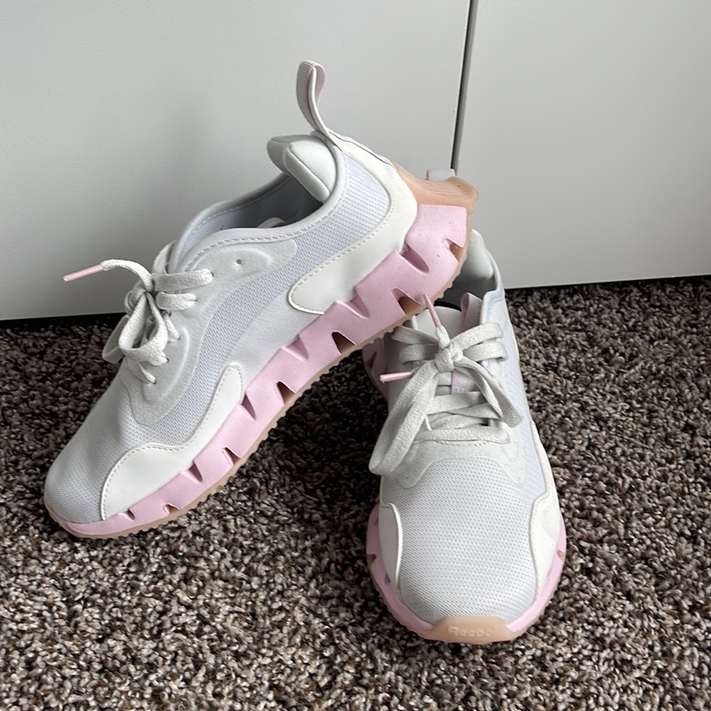 Reebok Shoes - Picture 2 of 4
